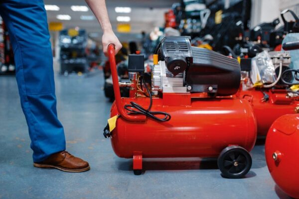 Manutenção e reparação de compressores: saiba como reduzir custos e maximizar a vida útil do equipamento!
